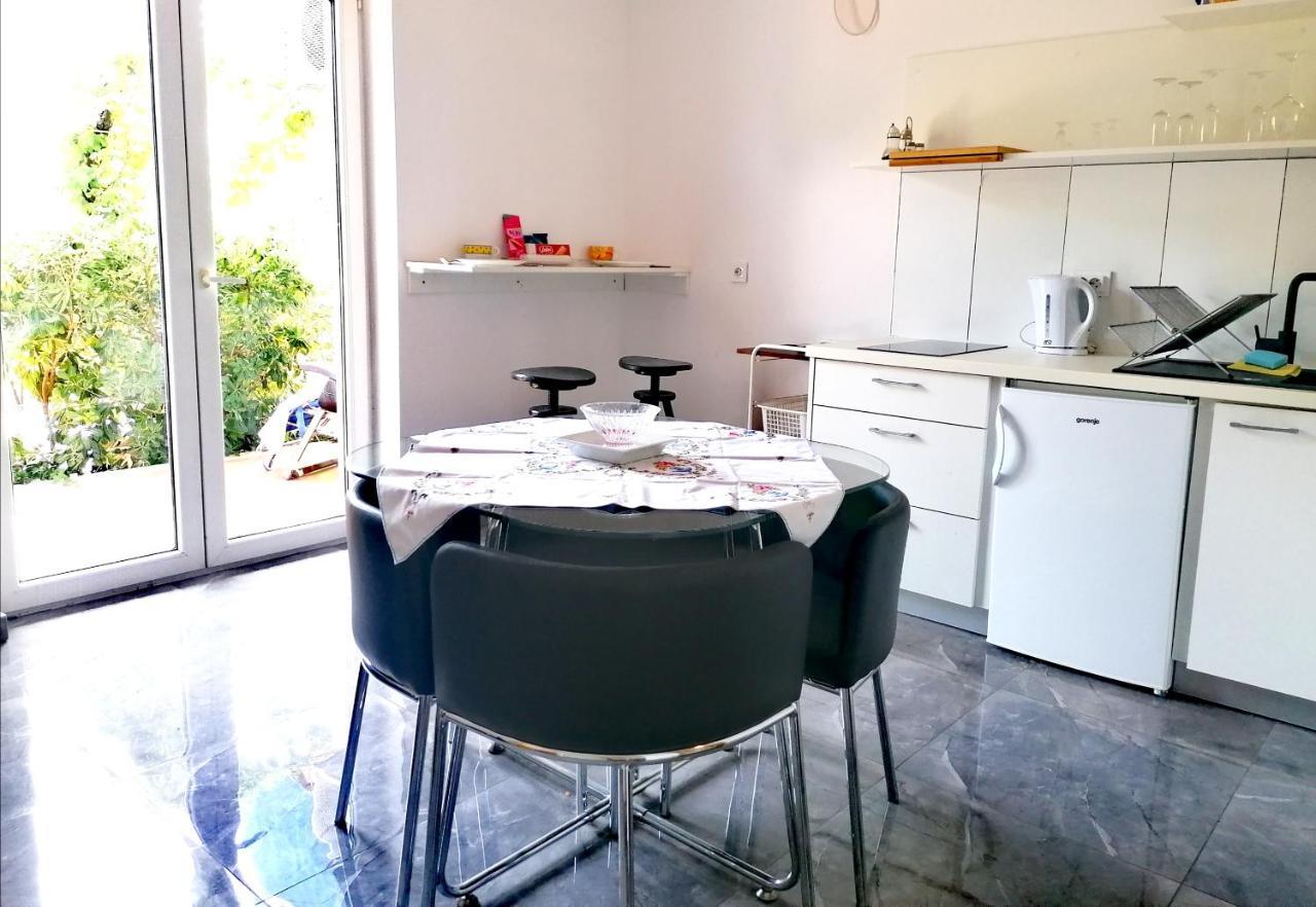 1Bedroom Apartment In Lapad ดูบรอฟนิก ภายนอก รูปภาพ